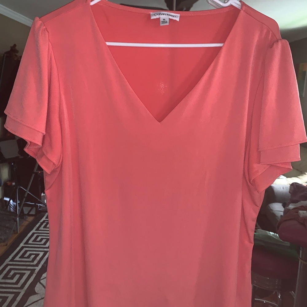 Calvin Klein flutter sleeve top in size XL